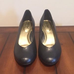 👣3 for $60 Mix & Match Deal👣. Hush Puppies.